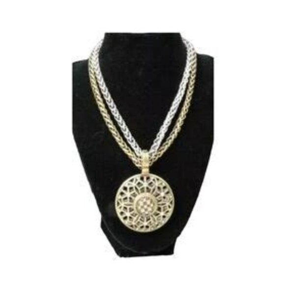 Premier Designs Second Act Pendant on Short Notice Chains - Picture 1 of 6
